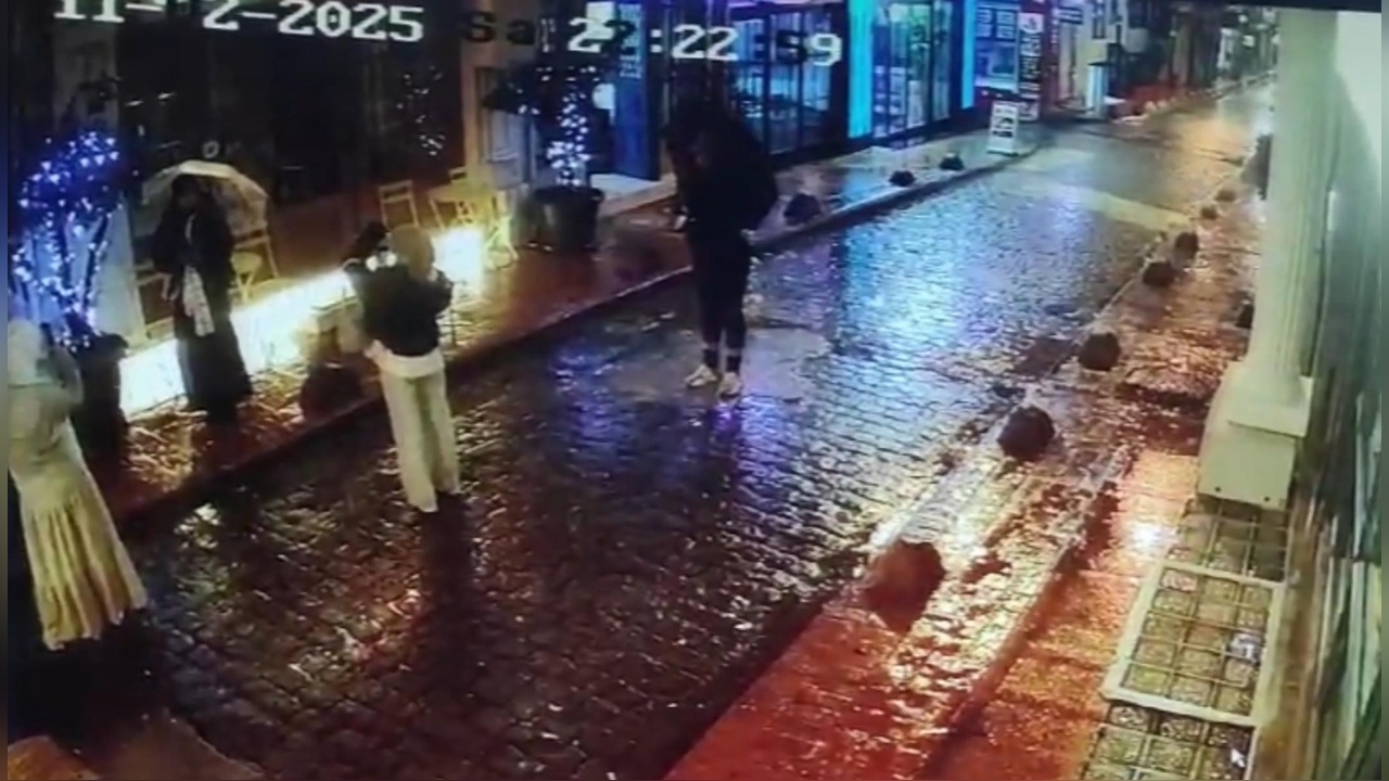Taksim'de Turist Kapkaç Kurbanı Oldu