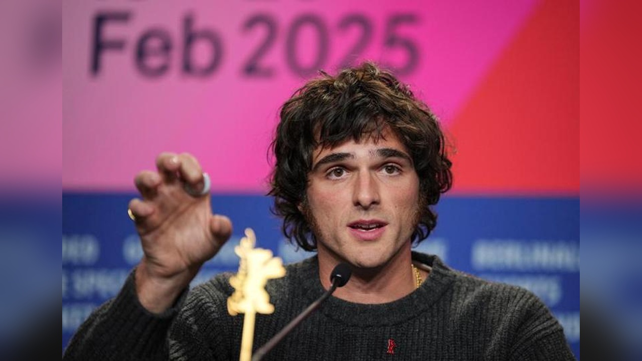 Jacob Elordi'nin Yeni İmajı Festivale Renk Katıyor