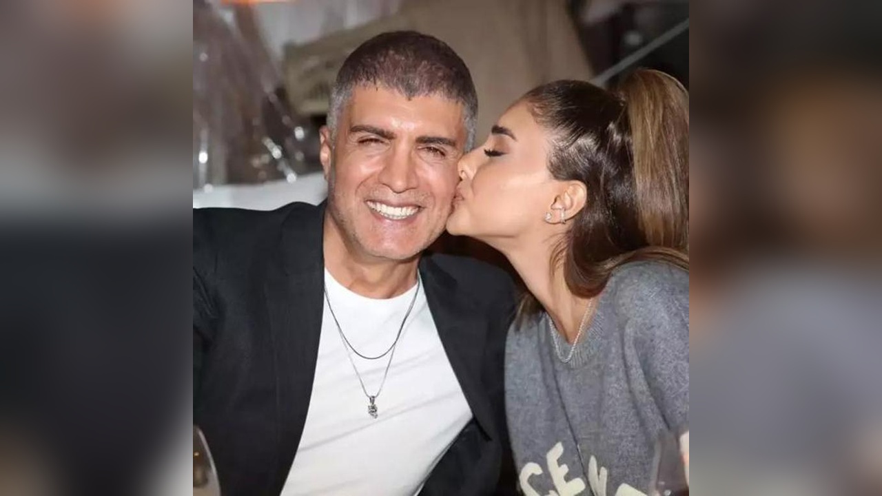 Demet Akalın'dan Özcan Deniz'e Dikkat Çeken Paylaşım