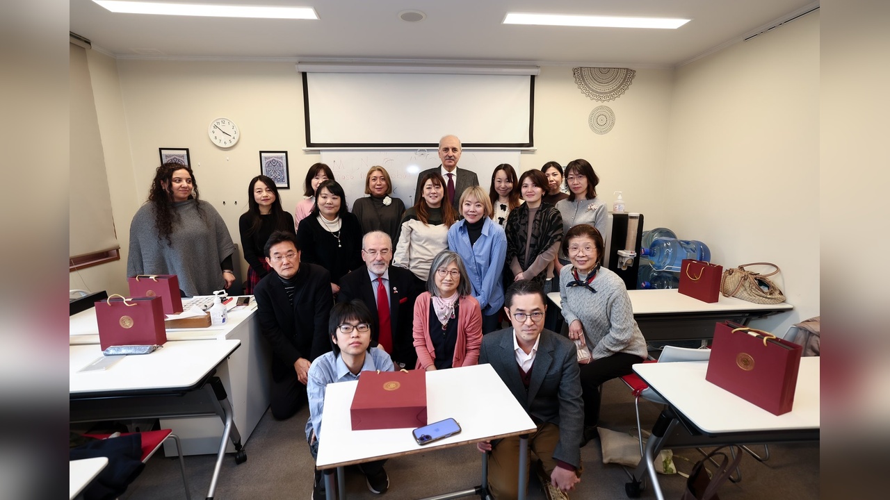 Kurtulmuş, Japonya'da Yunus Emre Enstitüsü'nü İnceledi