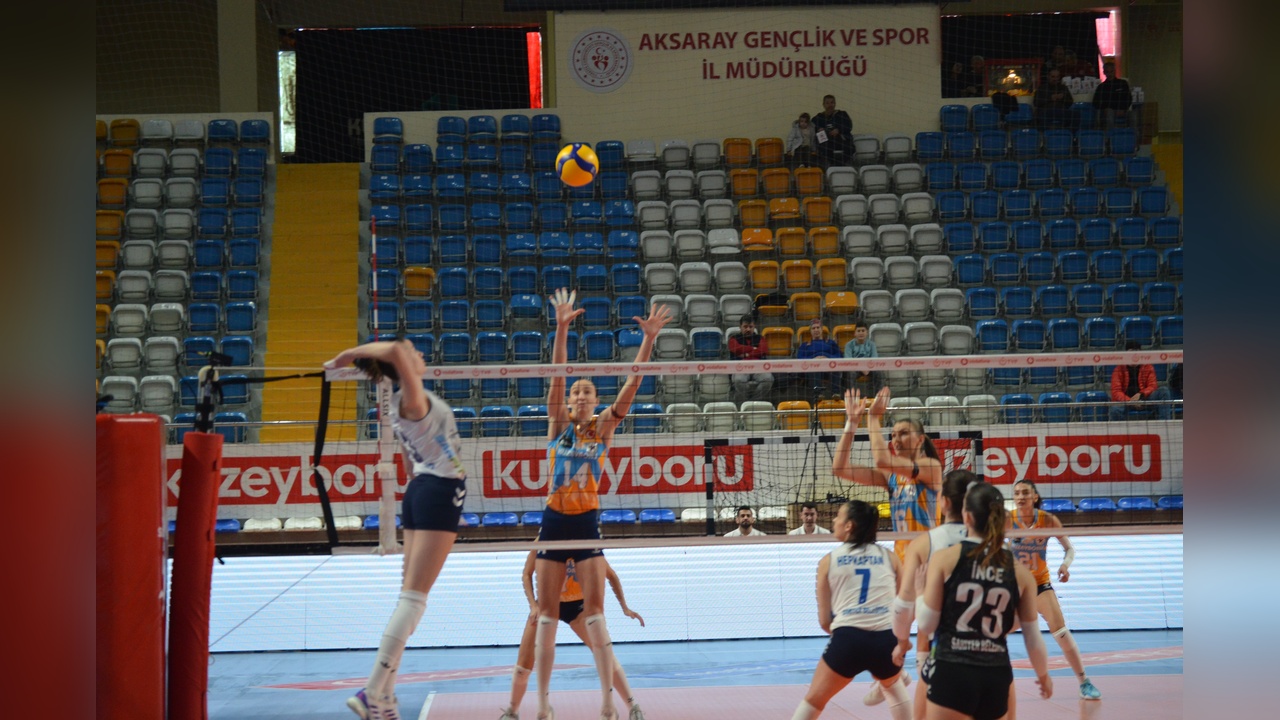 Kuzeyboru, Sarıyer Belediyespor'u 3-1 Mağlup Etti