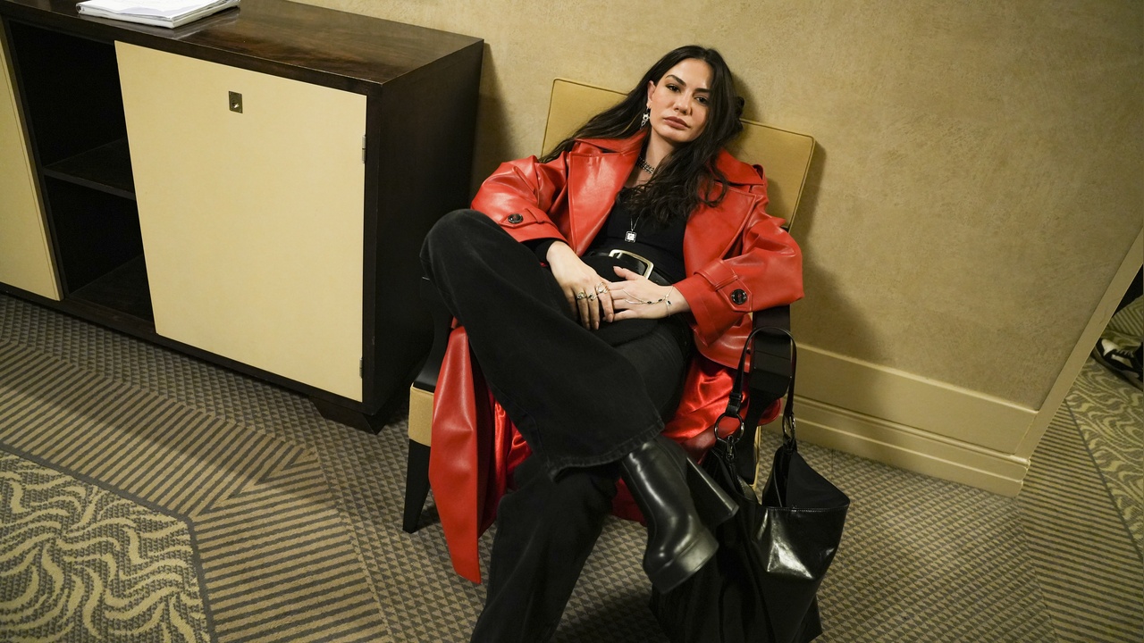 Demet Özdemir, 'Eşref Rüya' Setine Adım Attı