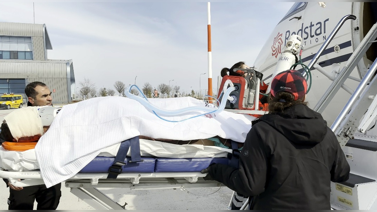 Hayat Kurtaran Uçuş: 22 Yaşındaki Samet İçin Ambulans Uçak Görevde