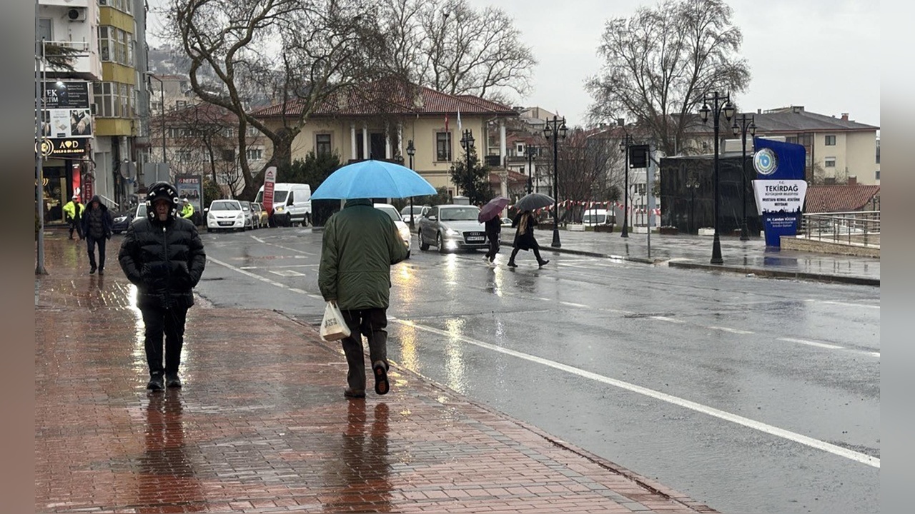 Tekirdağ'da Sağanak Yağış Hayatı Olumsuz Etkiledi