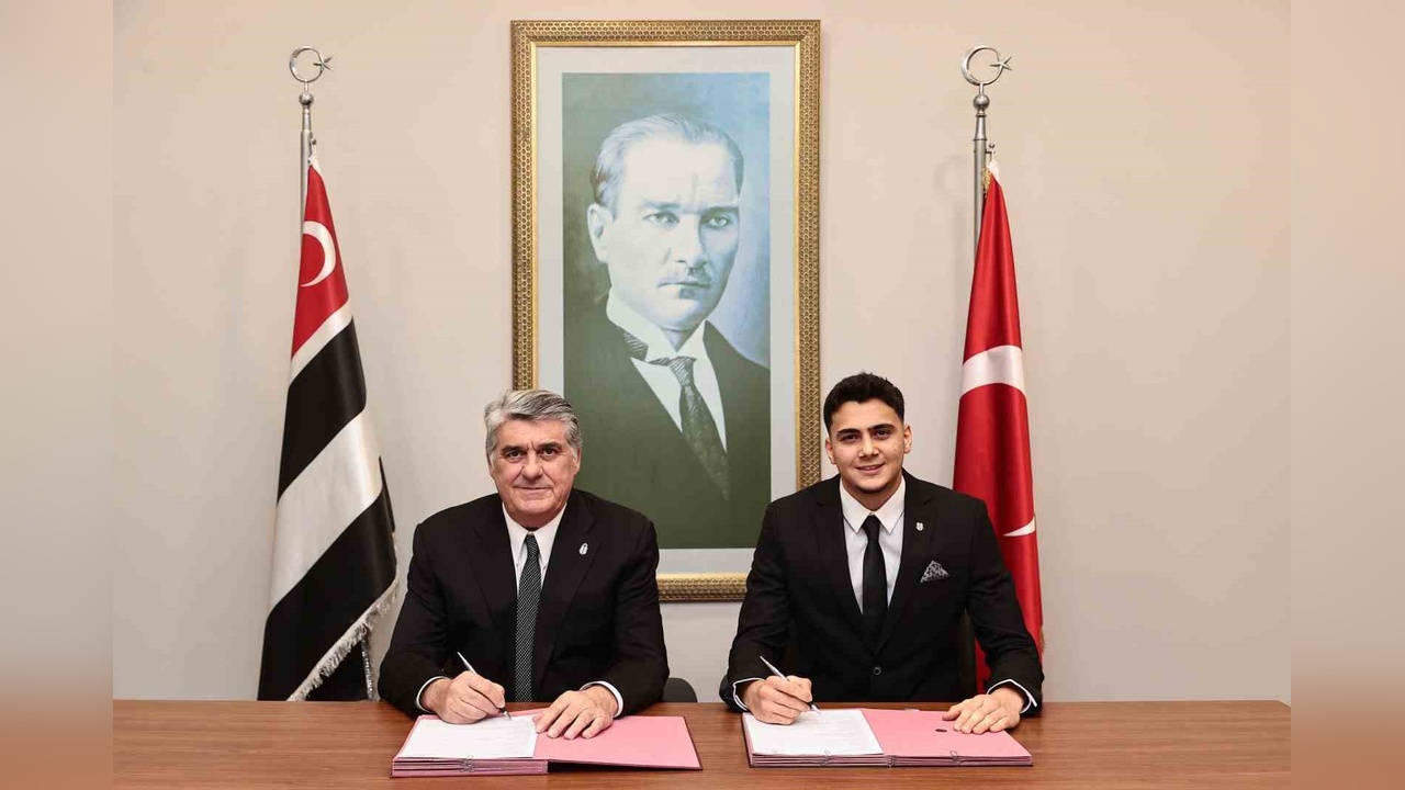 Beşiktaş'tan Mustafa Erhan Hekimoğlu ile Yeni Sözleşme