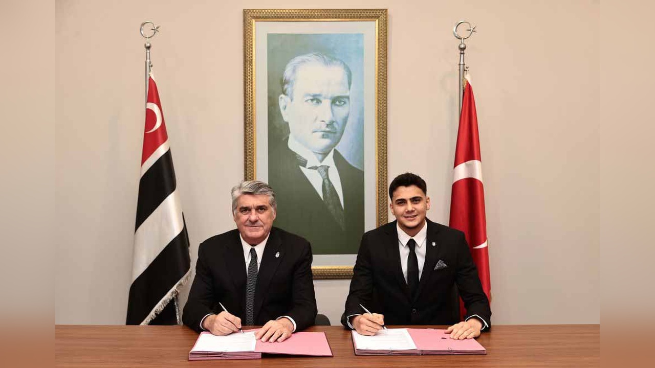 Mustafa Hekimoğlu'nun Beşiktaş ile Sözleşmesi Uzatıldı