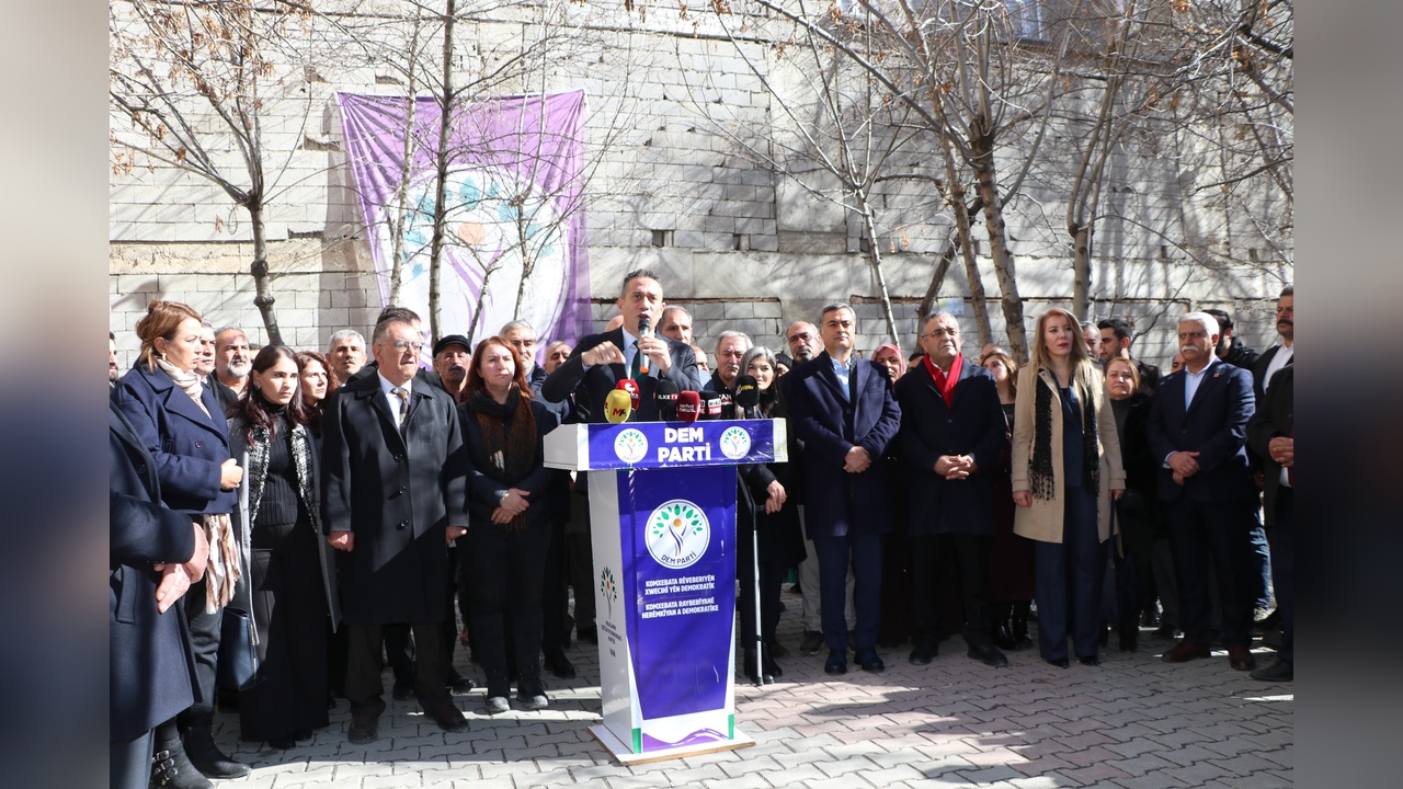 Başarır'dan Demokrasi Vurgusu
