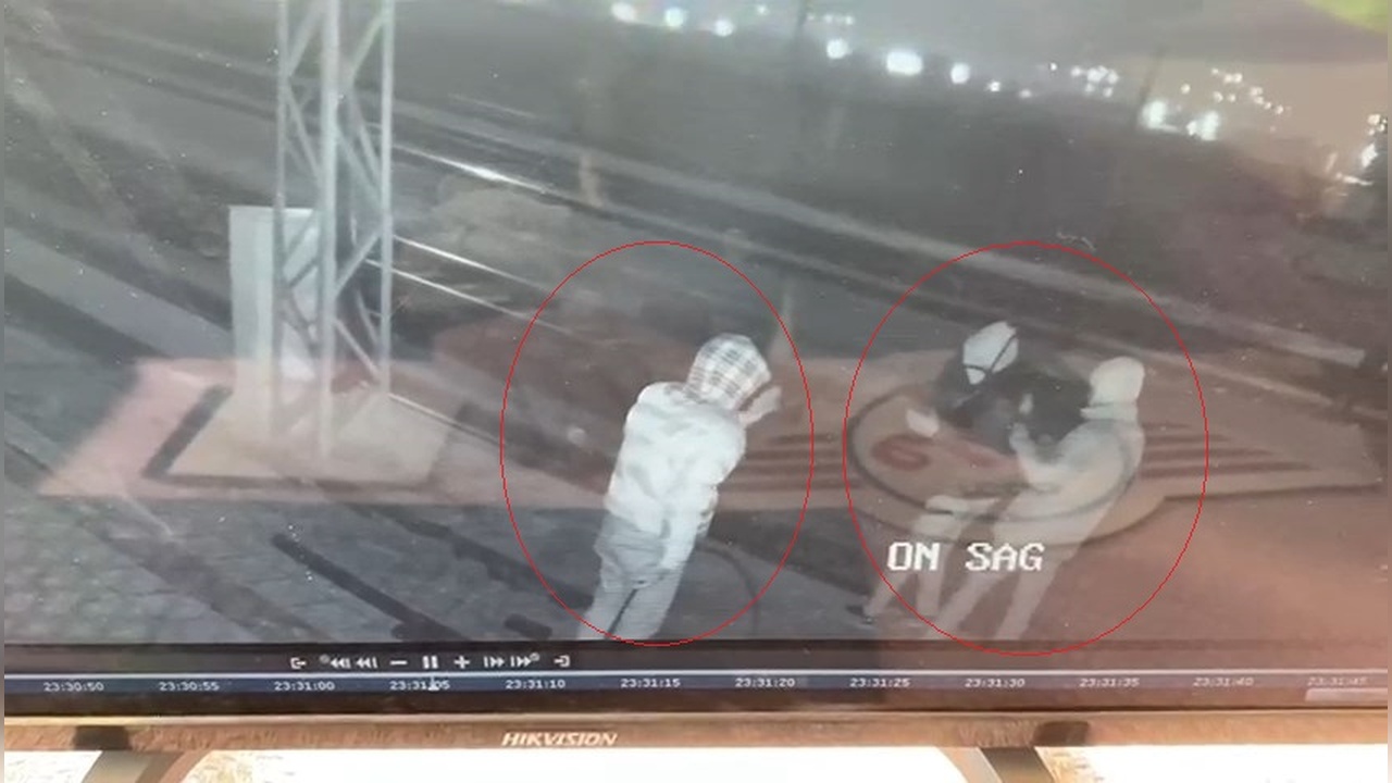 Elazığ Tren İstasyonu'nda Kablo Hırsızlığı Olayı Kameralara Yansıdı