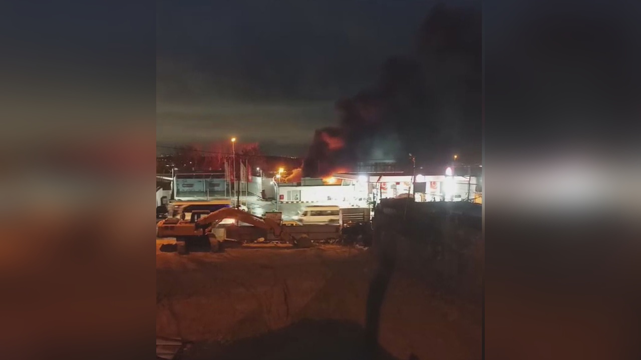 Avcılar'daki Geri Dönüşüm Tesisinde Yangın Çıktı
