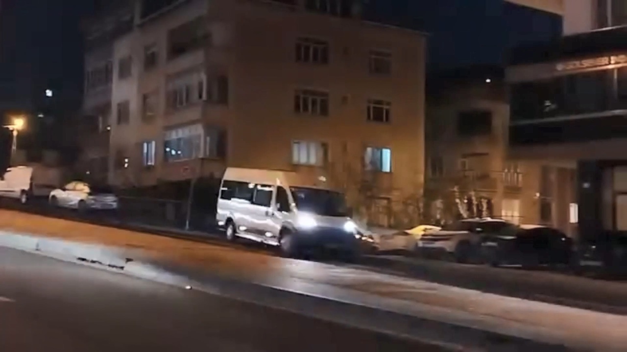 Beylikdüzü'nde Ters Yönde Giden Servis Şoförüne Cezai İşlem