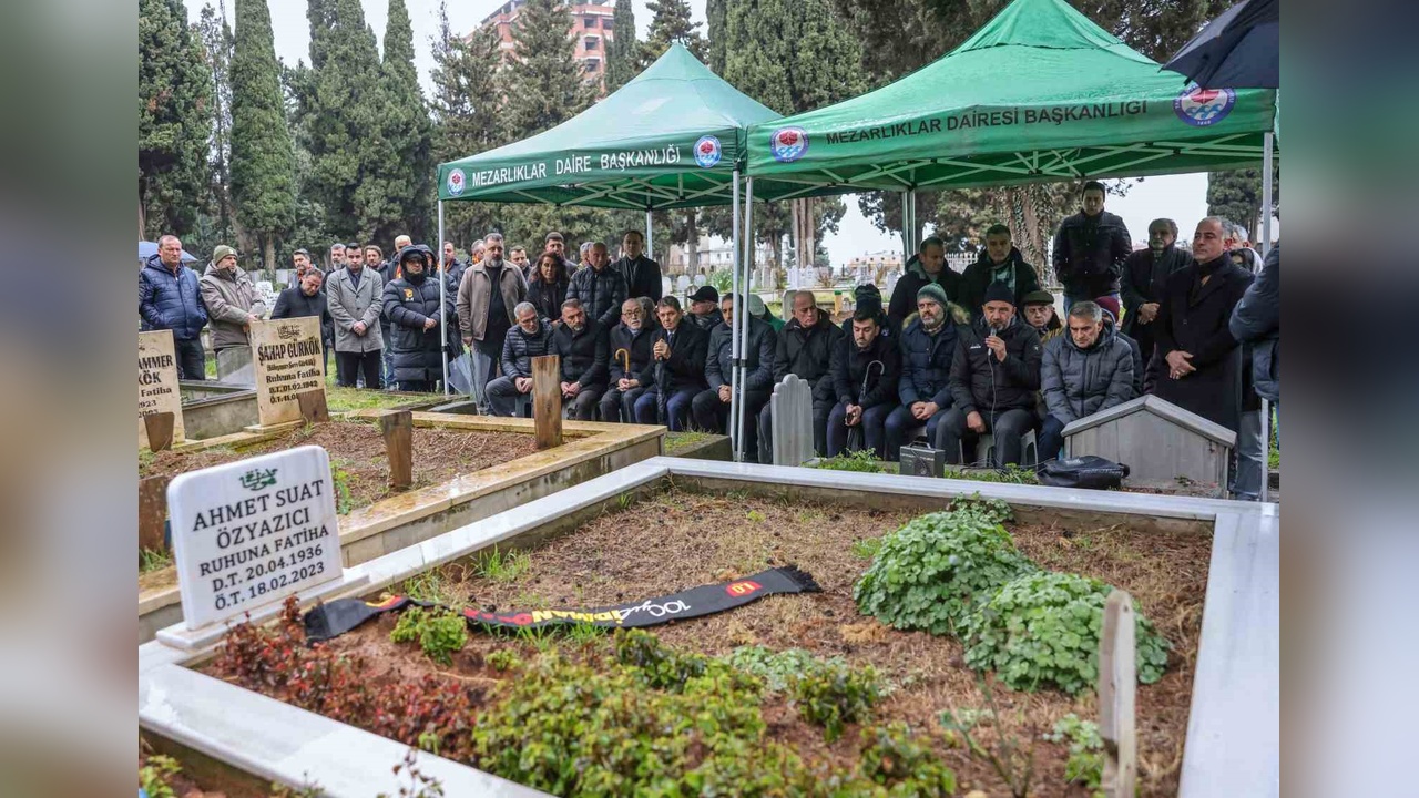 Ahmet Suat Özyazıcı'nın Anma Töreni Gerçekleşti
