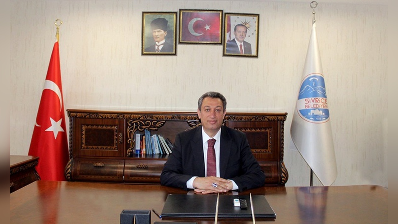 Sivrice'nin Belediye Başkanı Irmak, AK Parti'ye Geçiş Yaptı