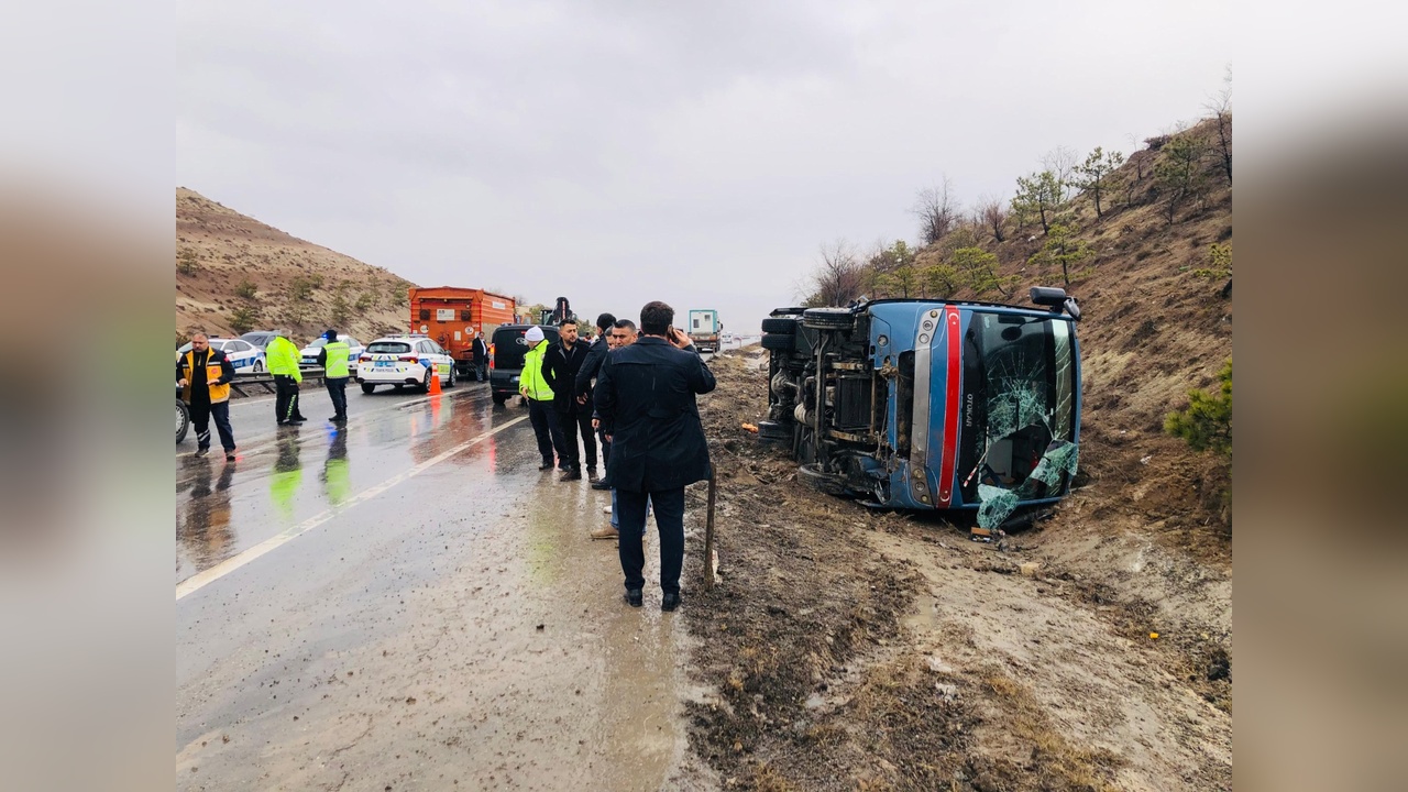 Kırıkkale'de Cezaevi Ring Aracının Devrilmesi Sonucu 9 Kişi Yaralandı