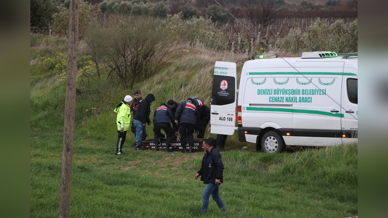 Denizli'de Midibüs Devrildi: İki Öğrenci Hayatını Kaybetti