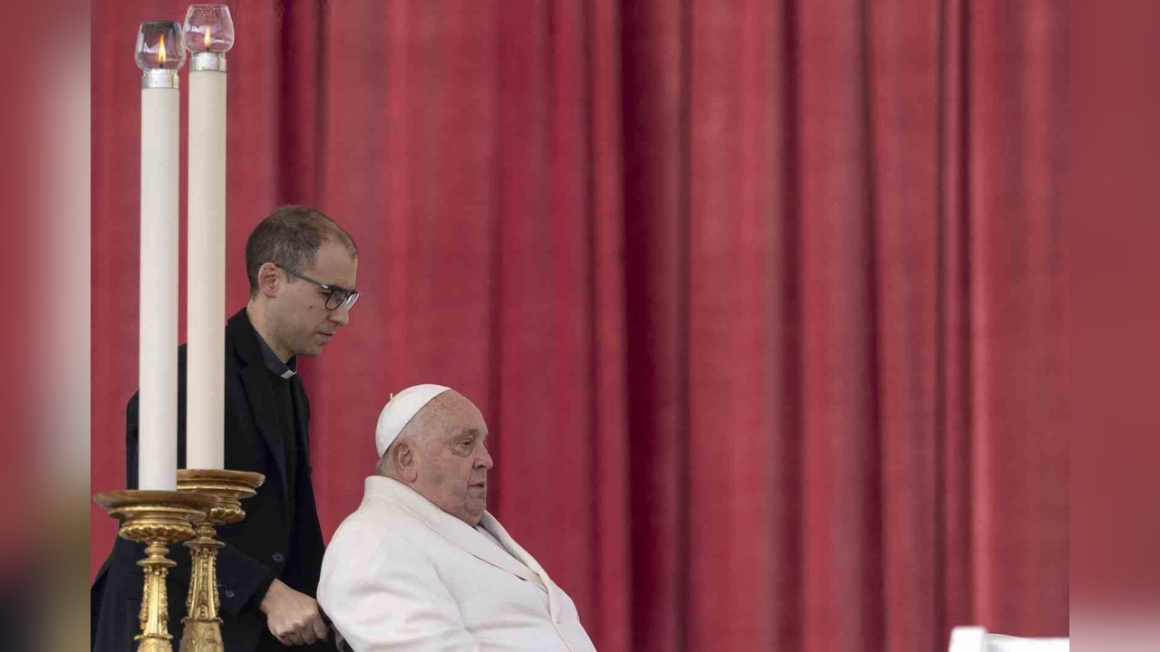 Papa Francis'in Sağlık Durumu Hakkında Endişe Verici Gelişme