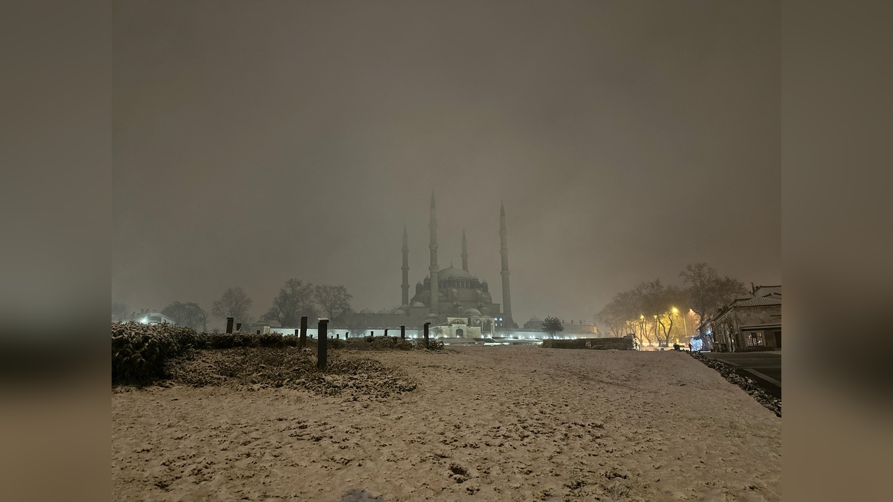 Edirne'de Kar Yağışı Hayatı Olumsuz Etkiledi