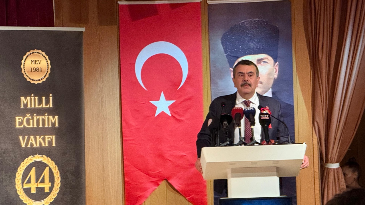 Bakan Tekin, Vakıf ile İşbirliği Vurgusu Yaptı