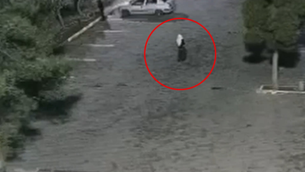 'Bukalemun' Lakaplı Şüpheli Kadın Kıyafetiyle Hırsızlık Yaparken Yakalandı