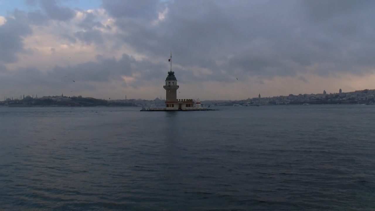 İstanbul Boğazı'nda Gemi Trafiği Durduruldu