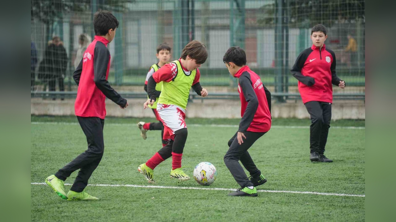 Sporun Geleceği: Gençler İçin Temel Atılıyor
