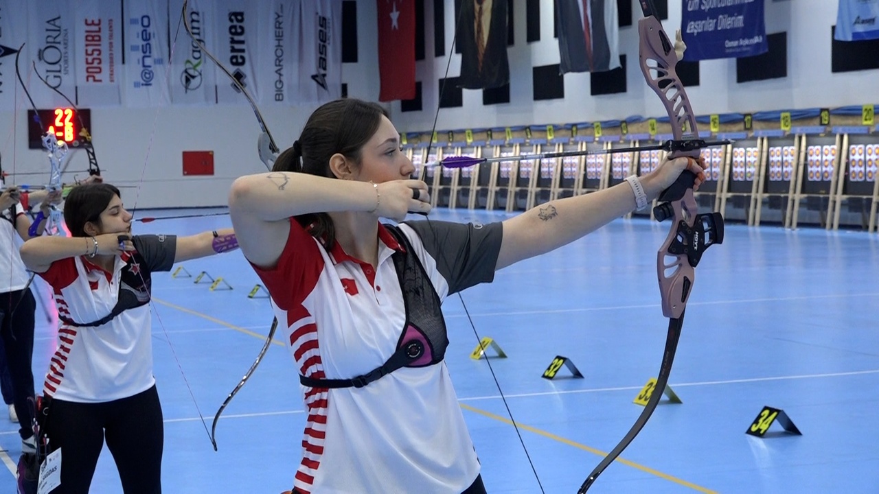 Milli Okçular Avrupa Şampiyonası İçin Hazırlanıyor