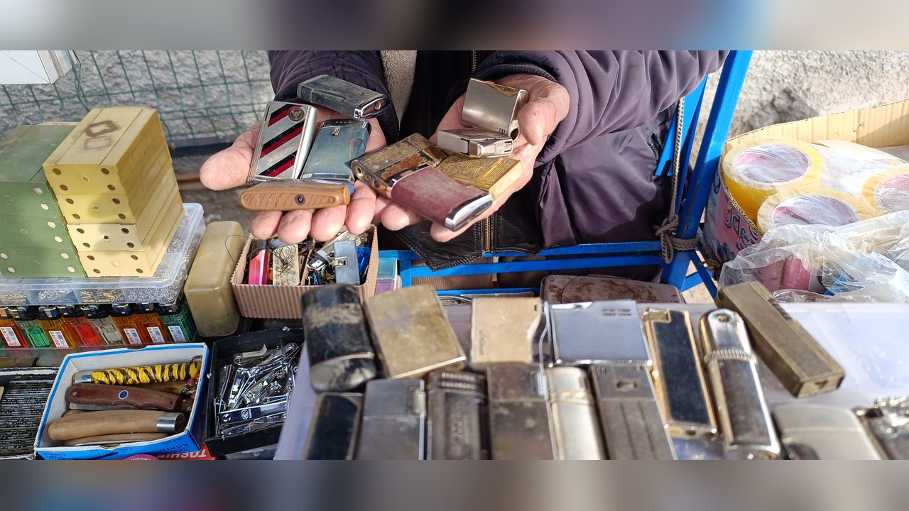 40 Yıldır Seyyar Tezgahında Çakmak Tamiri Yapıyor