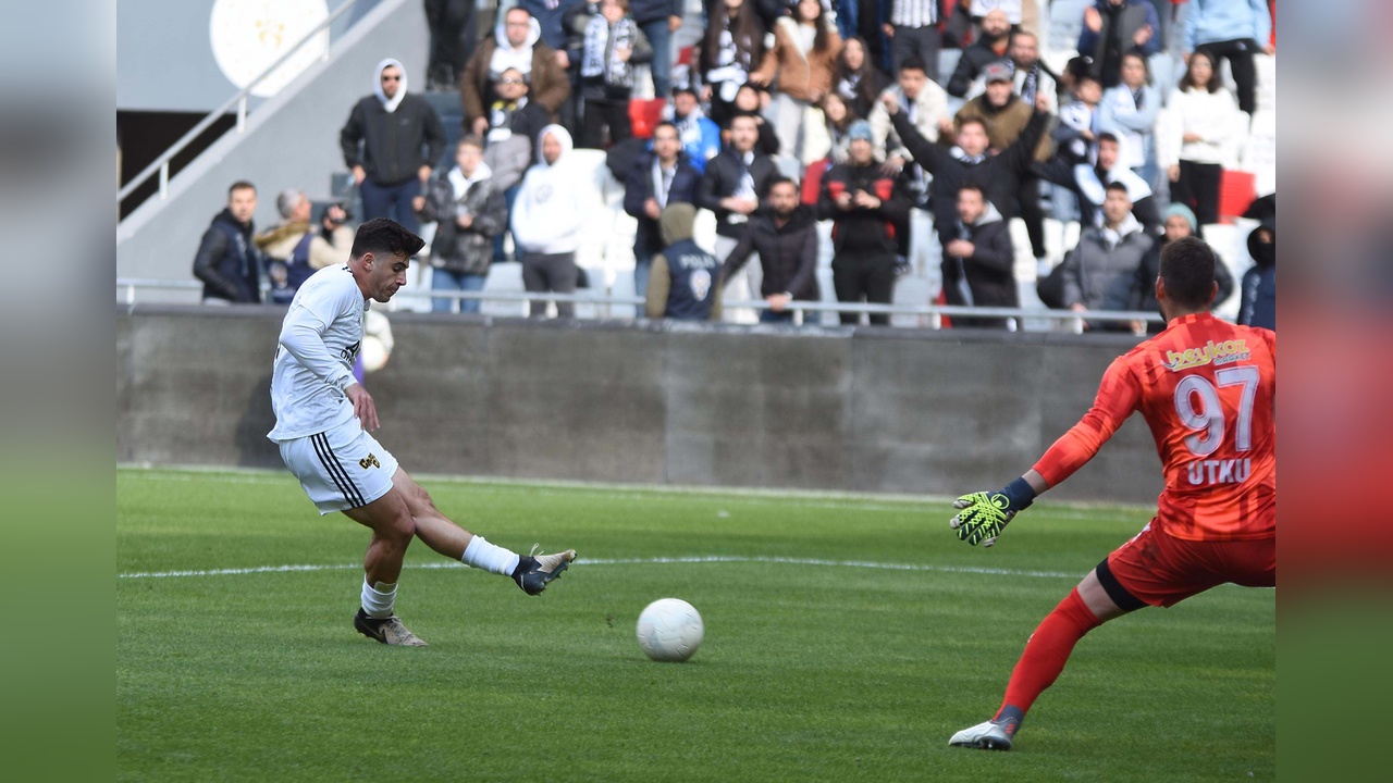 Altay Spor Kulübü'nün Stadyumu Reklamlardan Yoksun Kaldı