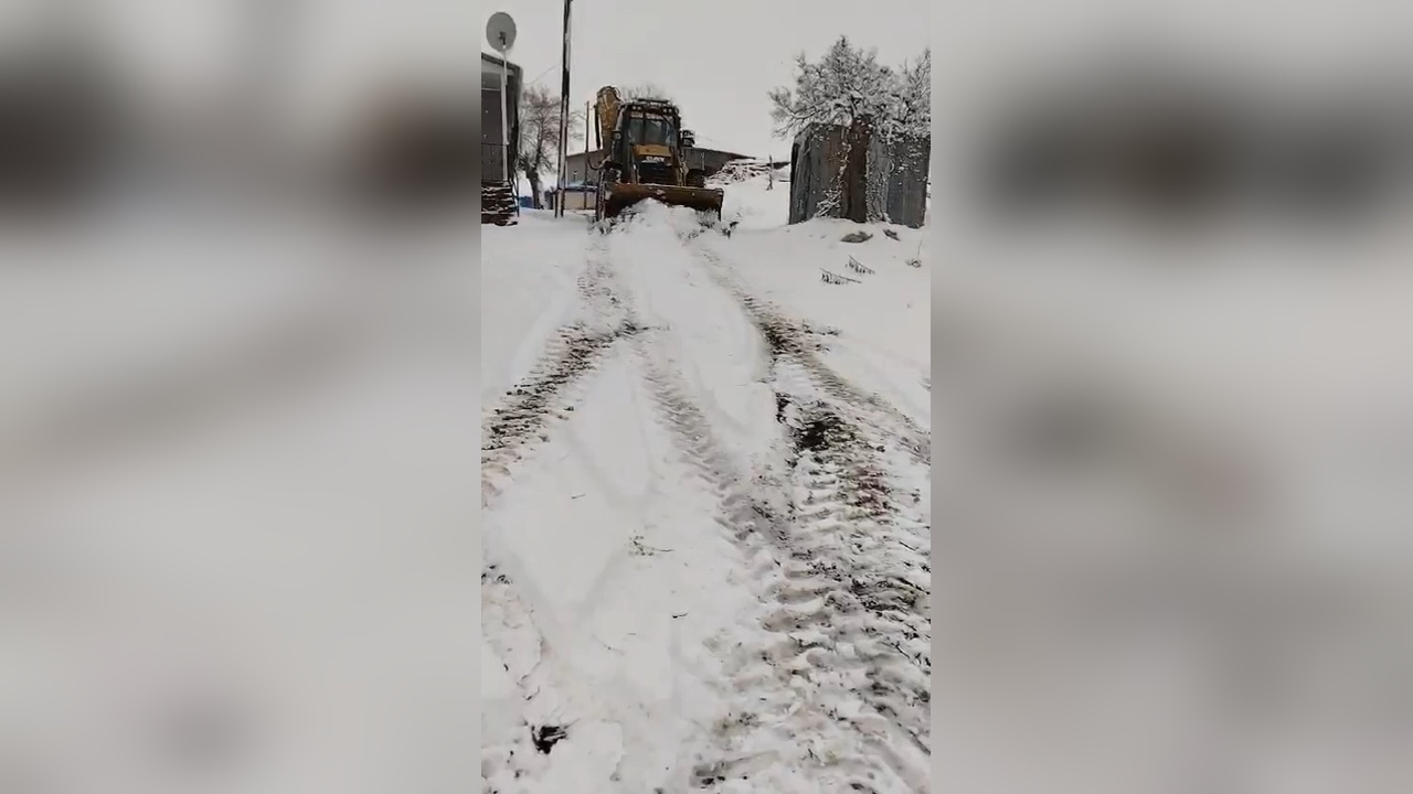 Elazığ'da Kış Şartları 505 Köy Yolunu Kapattı
