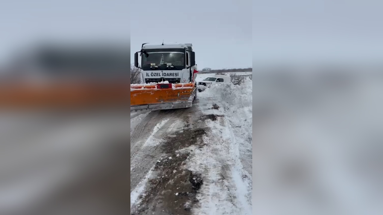 Elazığ'da Kış Şartları 505 Köy Yolunu Kapattı