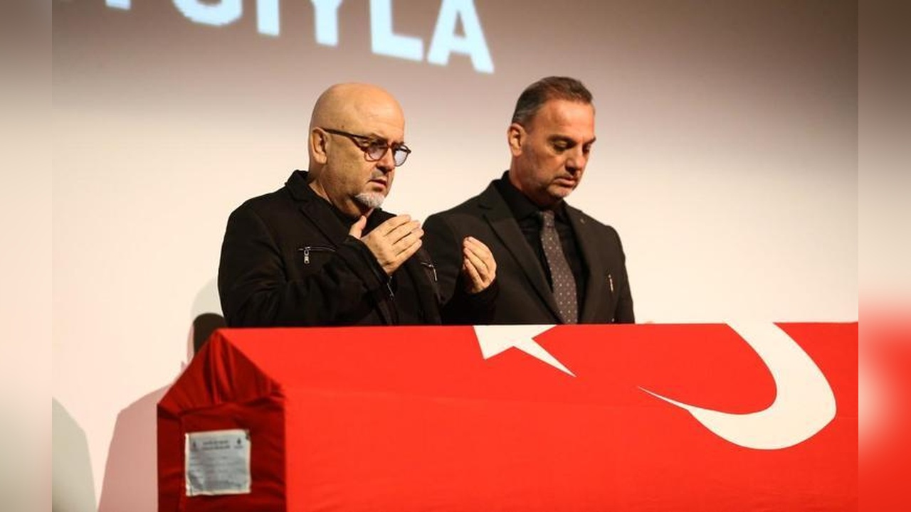 Bursa Devlet Tiyatrosu'nda Emin Gümüşkaya İçin Anma Töreni Gerçekleştirildi