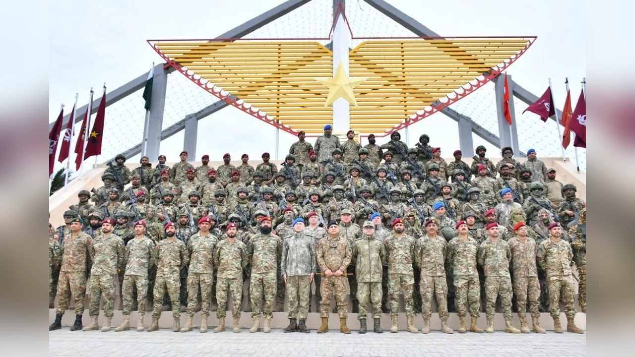 Türkiye ve Pakistan Ortak Askeri Tatbikata İmza Attı