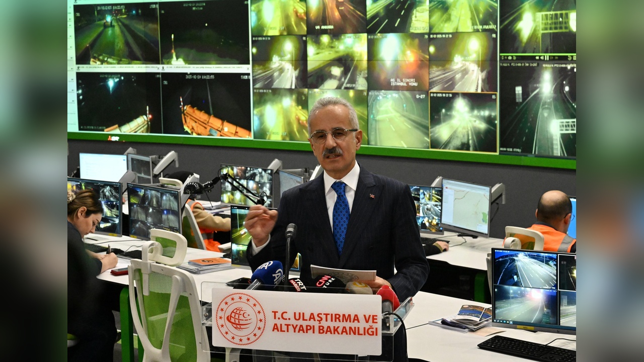 İstanbul'daki Uçak Seferlerinde Yüzde 40 Erteleme Bekleniyor