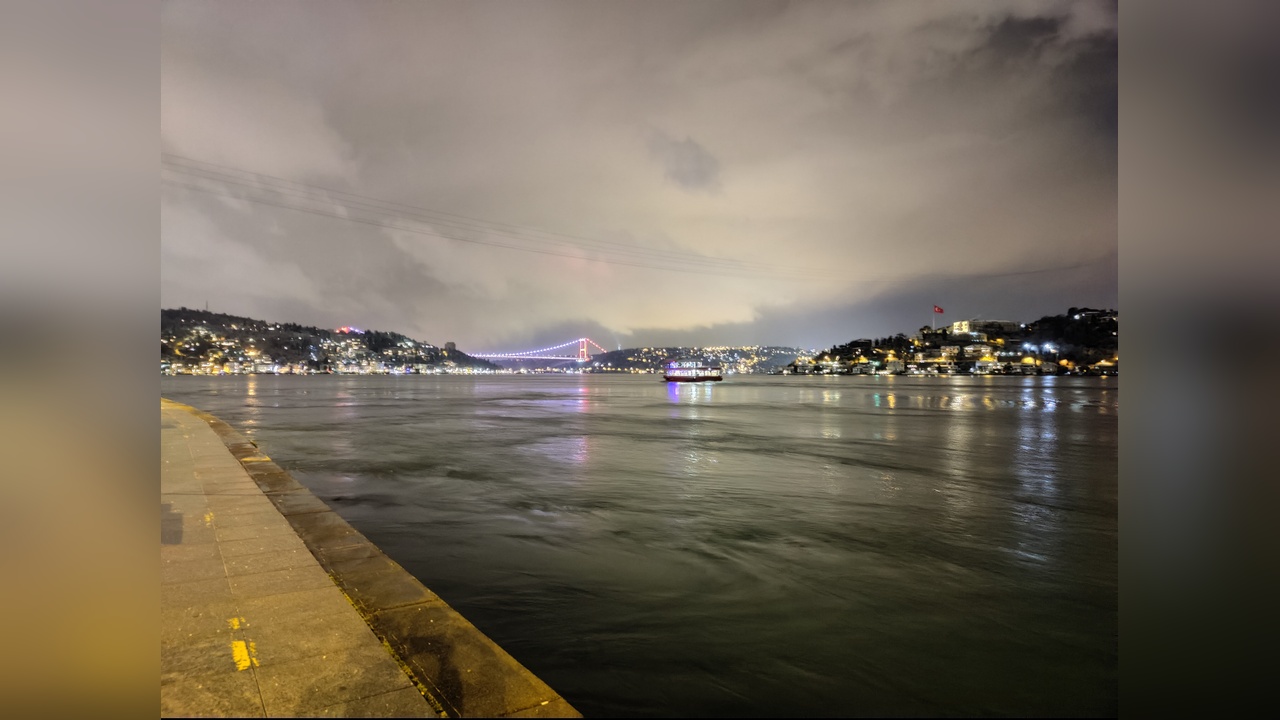İstanbul Boğazı'nda Gemi Trafiği Durduruldu
