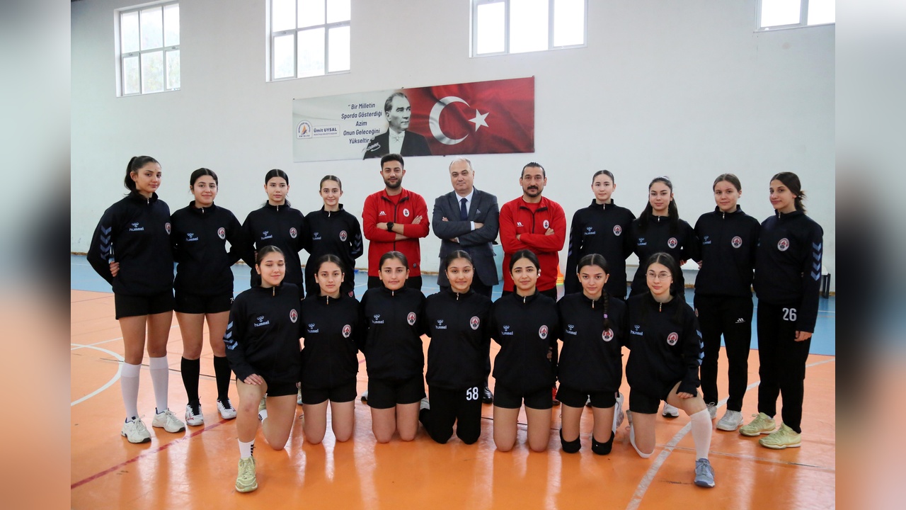 Hentbol Takımı, Dört Kez Şampiyonluk Yaşadı