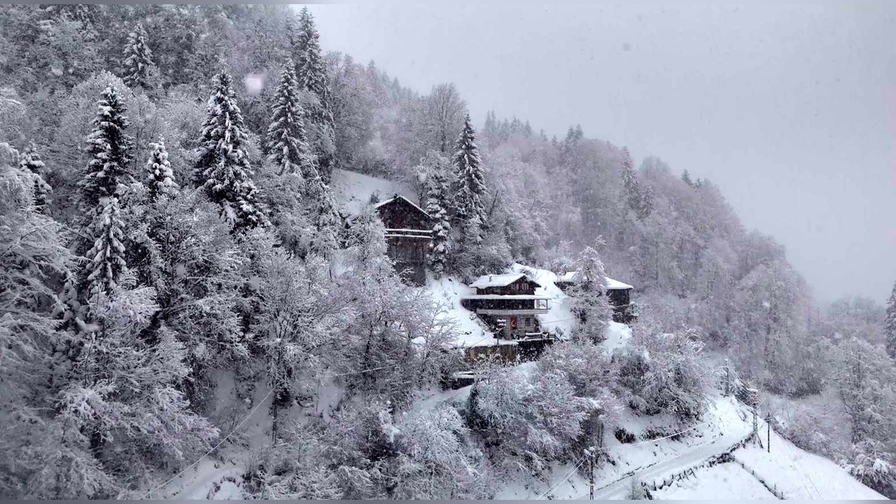 Karadeniz'in Büyüleyici Kar Manzaraları Dron ile Görüntülendi
