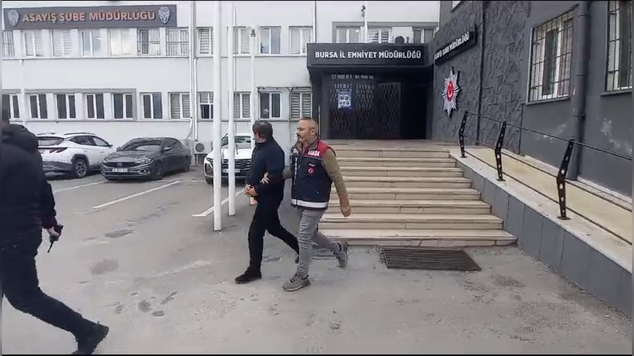 Dolandırıcı, 'vali yardımcısı' kılığına girerek iş insanlarını hedef aldı