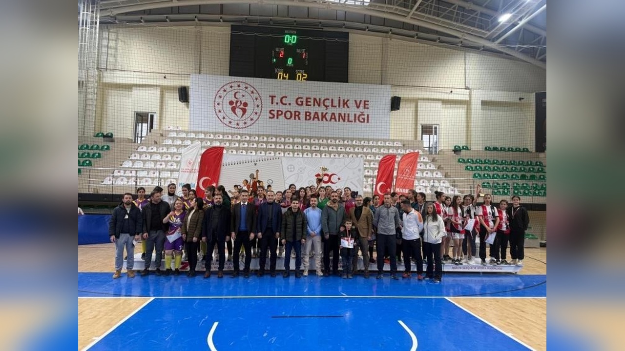 Futsal Finali Sonrası Takımlar Halayda Buluştu