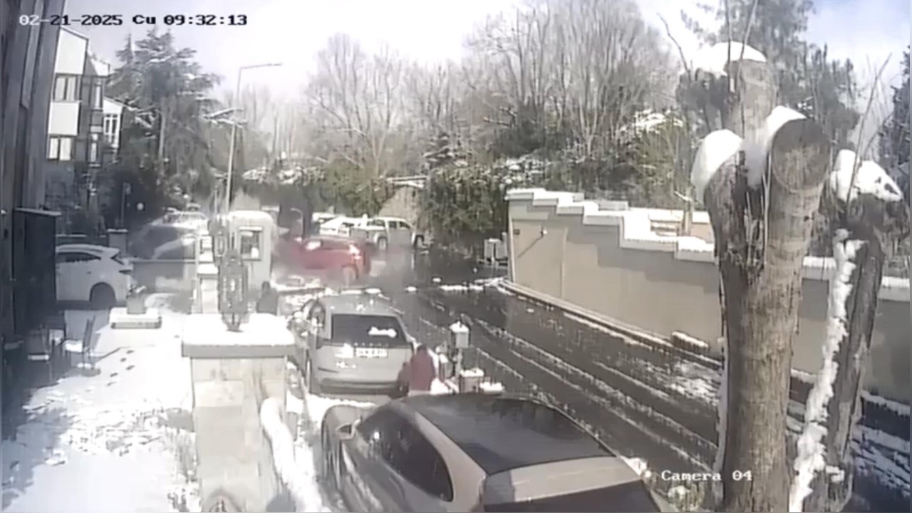 Sarıyer'de Kayan Cip, Dört Araca ve Bir Yayaya Çarptı: 1 Kişi Hayatını Kaybetti