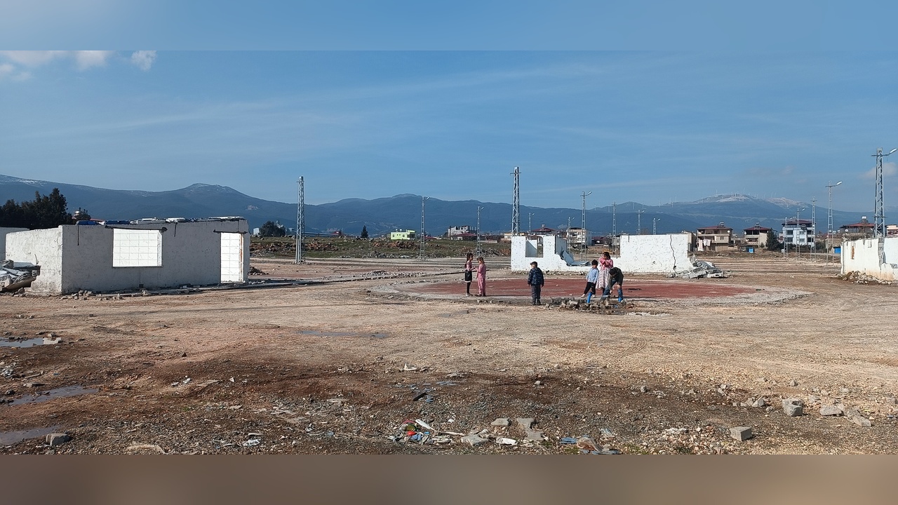 Gaziantep'te Kalıcı Konutlara Geçişle Birlikte 8 Konteyner Kent Kapatıldı