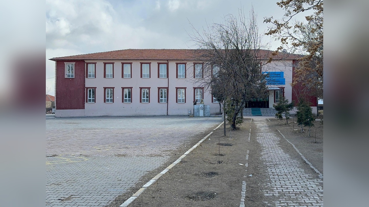 Silahlı Saldırı Sonrası Öğretmen Hastaneye Kaldırıldı