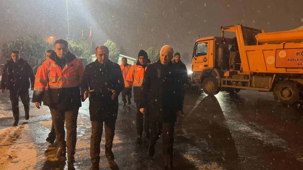 İstanbul'da Karla Mücadele İçin Yoğun Çalışmalar Devam Ediyor