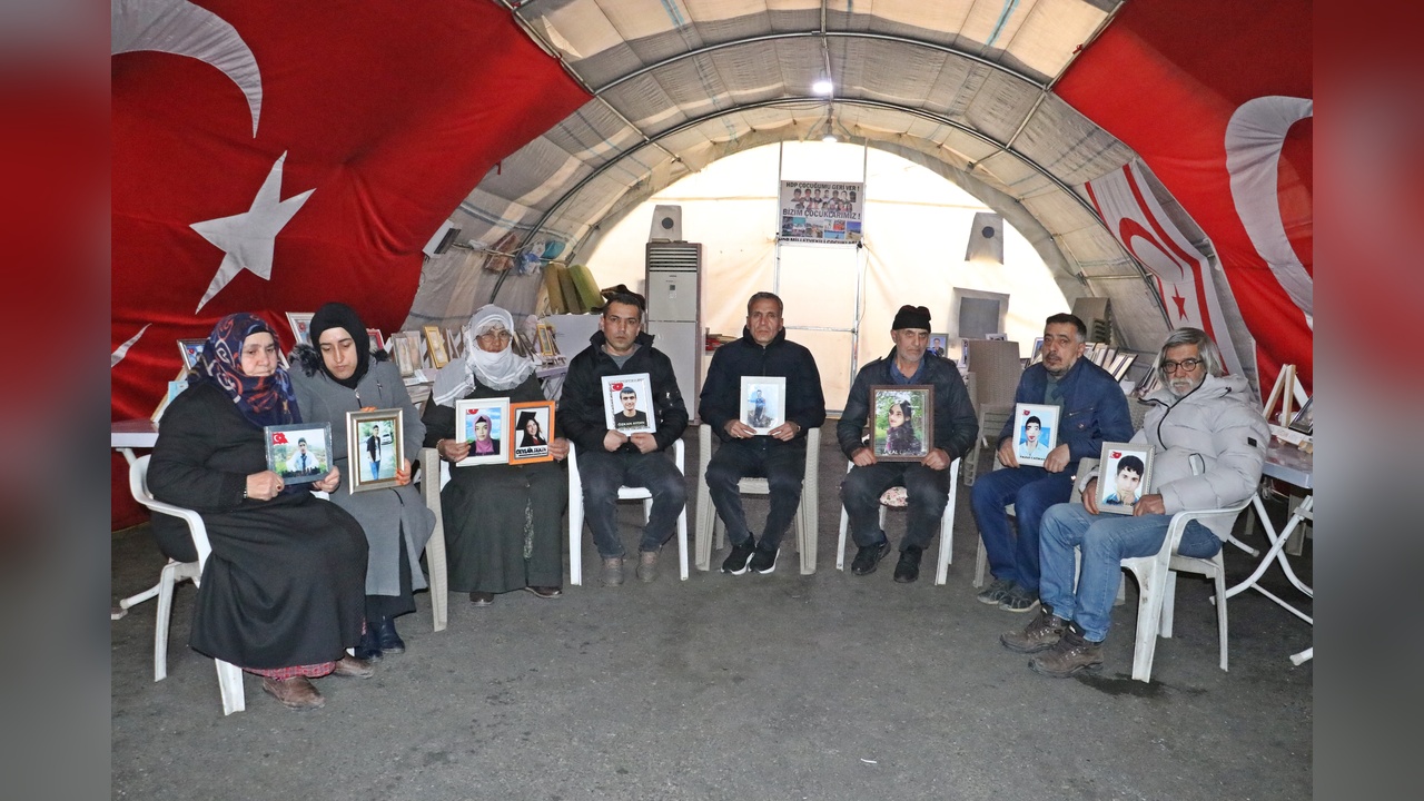 Diyarbakır'da Evlat Nöbeti 2000. Gününde 60 Aile Çocuklarına Kavuştu