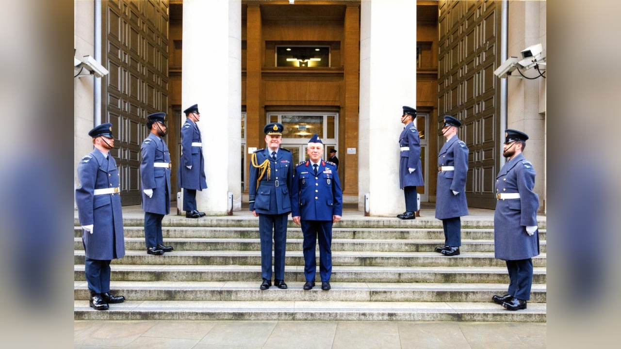 Orgeneral Kadıoğlu, Birleşik Krallık'ta Resmi Temaslarda Bulunuyor