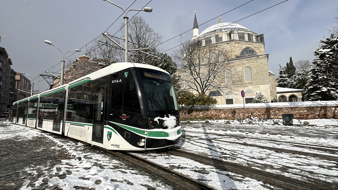 Kocaeli'de Kar Yağışı Hayatı Olumsuz Etkiliyor