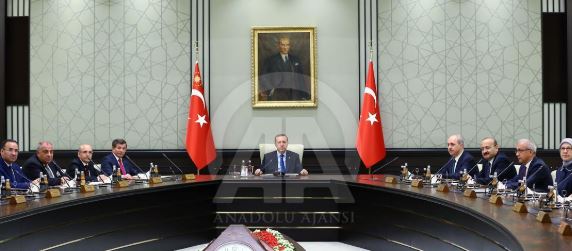 Erdoğan parti içerisinde değişime gidiyor! İki Bakan ile yollarını ayırıyor