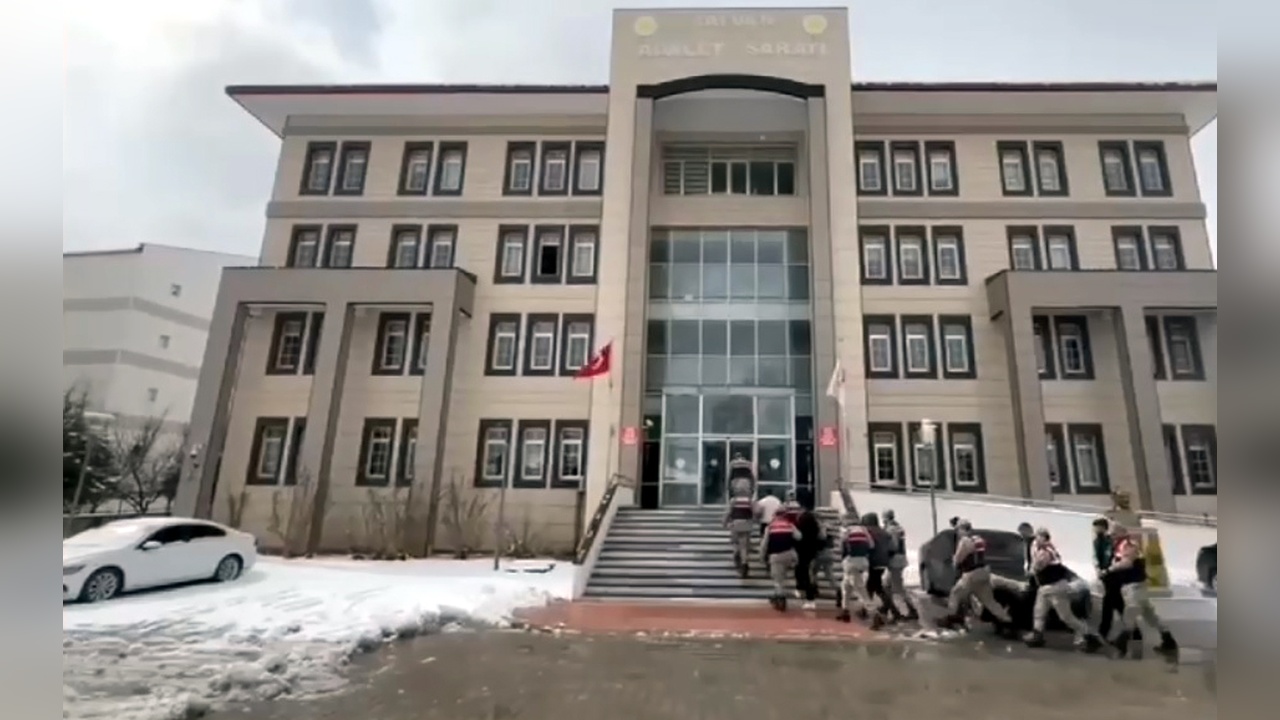 Bitlis'te Uyuşturucu Operasyonu: 9 Kişi Tutuklandı