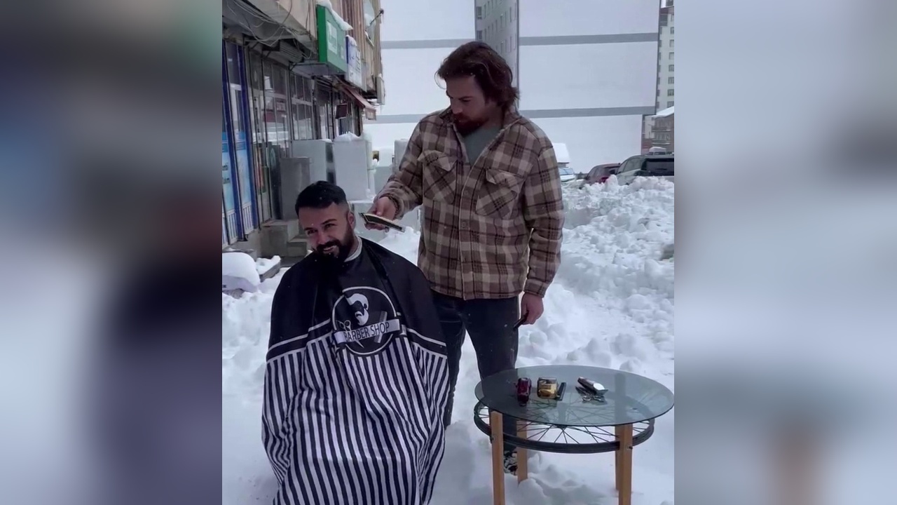 Kışın Soğuk Günlerinde Sıradışı Tıraş Deneyimi