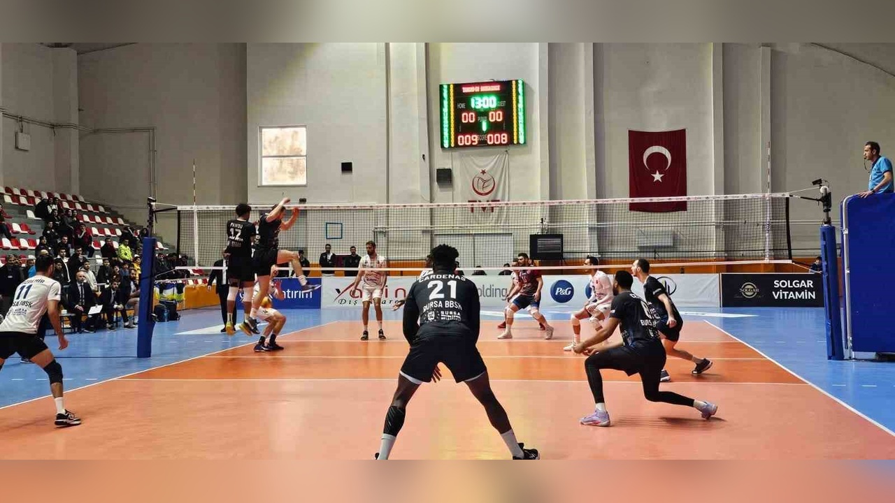 Bursa Büyükşehir Belediyespor, Efeler Ligi'nde TÜRŞAD'ı Geçti