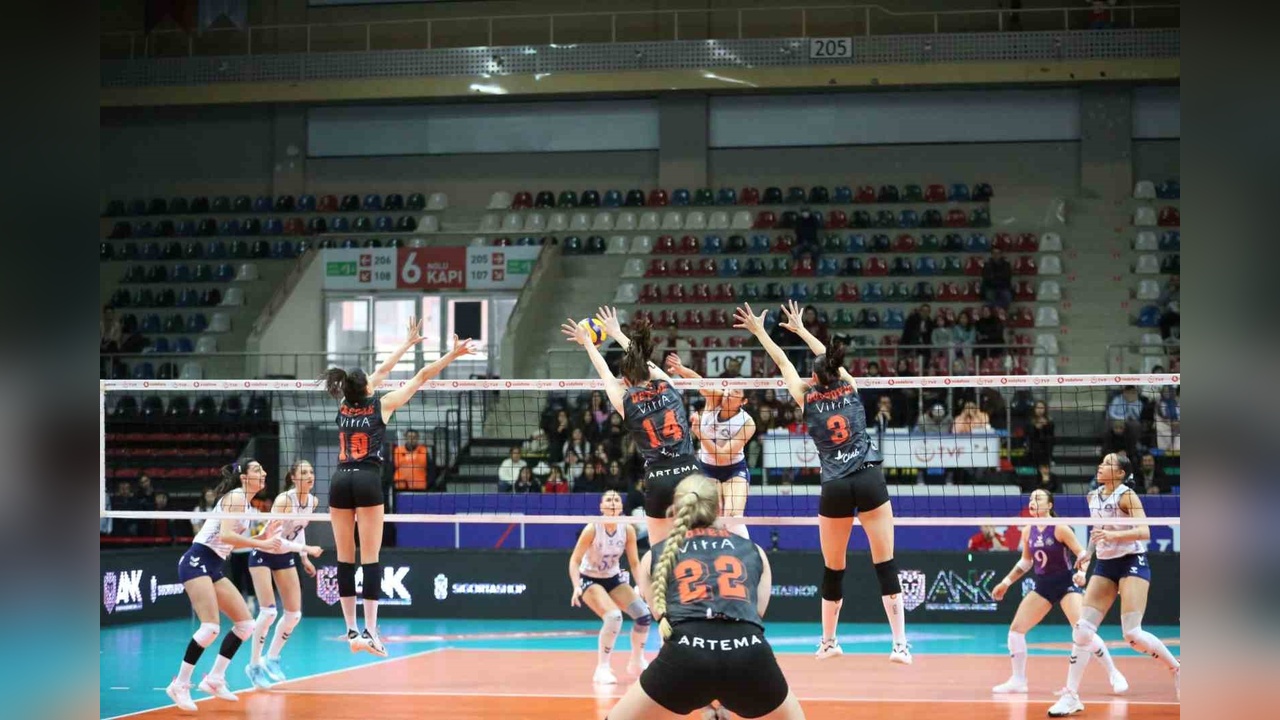 Eczacıbaşı Dynavit, Deplasmanda Önemli Bir Galibiyet Elde Etti