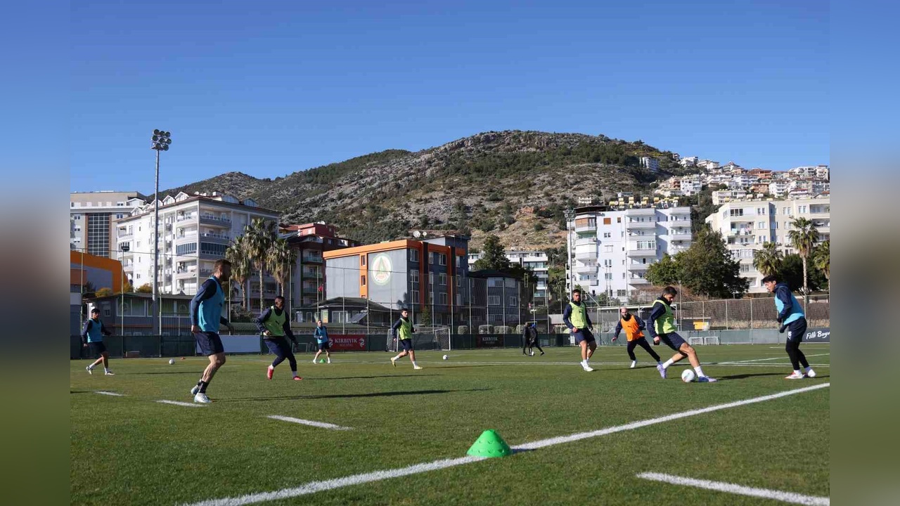 Alanyaspor, Adana Demirspor Karşılaşması İçin Hazırlıklarını Tamamladı